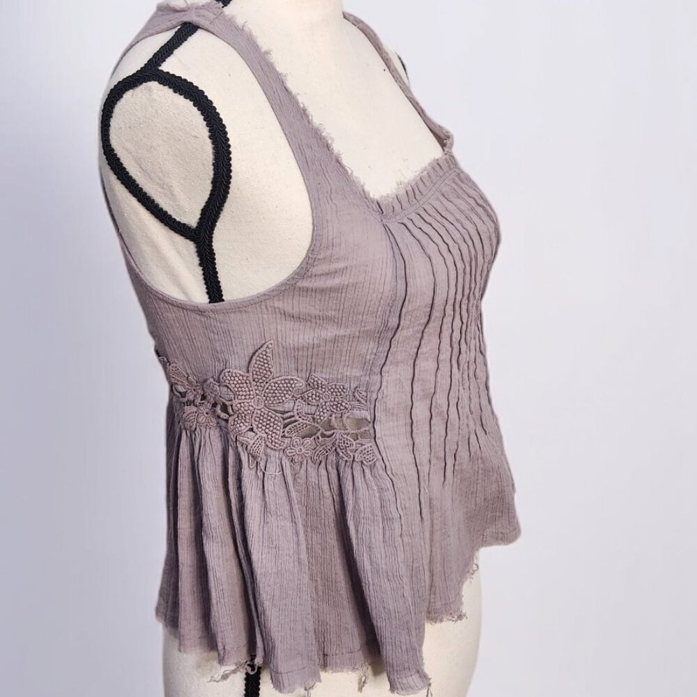 Textured Mauve Sleeveless Crop Top - Picture 2 of 5